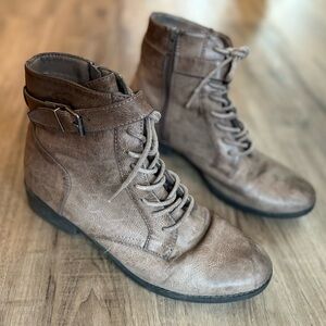 Le Chateau Brown Lace-Up Ankle Boots Size 10